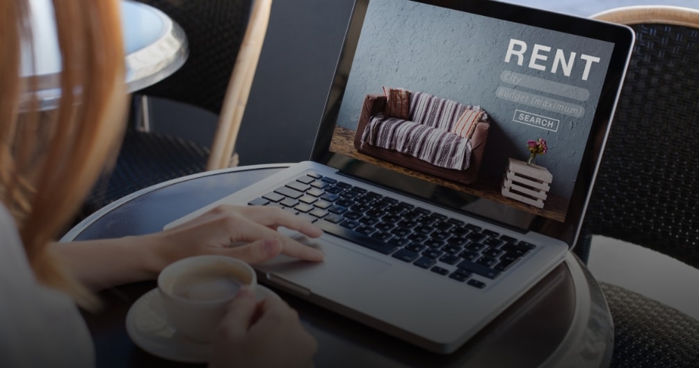 girl using laptop